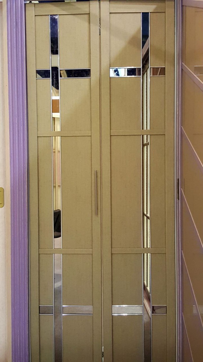 Двери гармошка шпонированные с зеркальным декором Рубцовск
