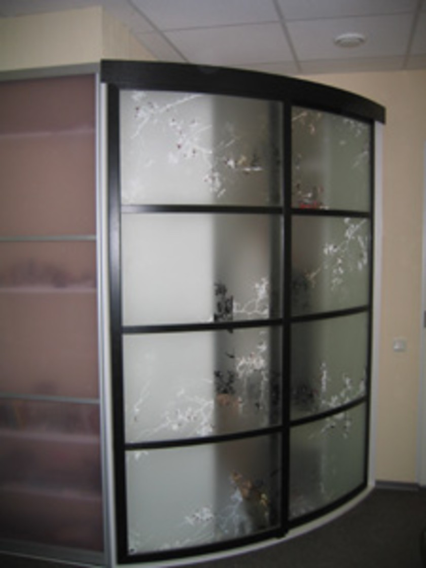 Шкаф купе радиусный с рисунком на стекле Рубцовск